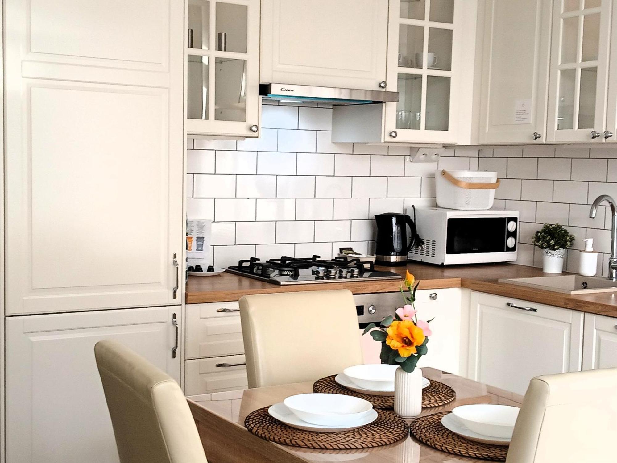 Downtown Elegant & Sunny Near Metro Station Appartement Warschau