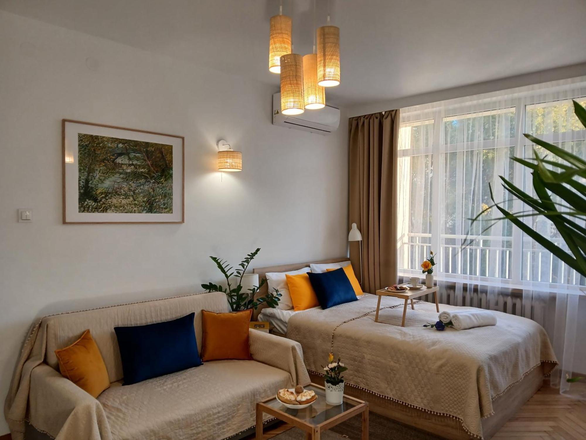 Downtown Elegant & Sunny Near Metro Station Appartement *
